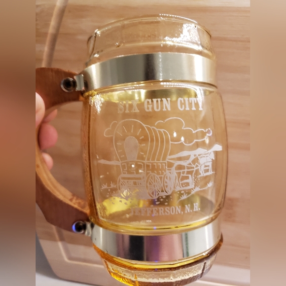 Six Gun City Jefferson, N.H., souvenir barrel stein amber glass - Picture 2 of 4